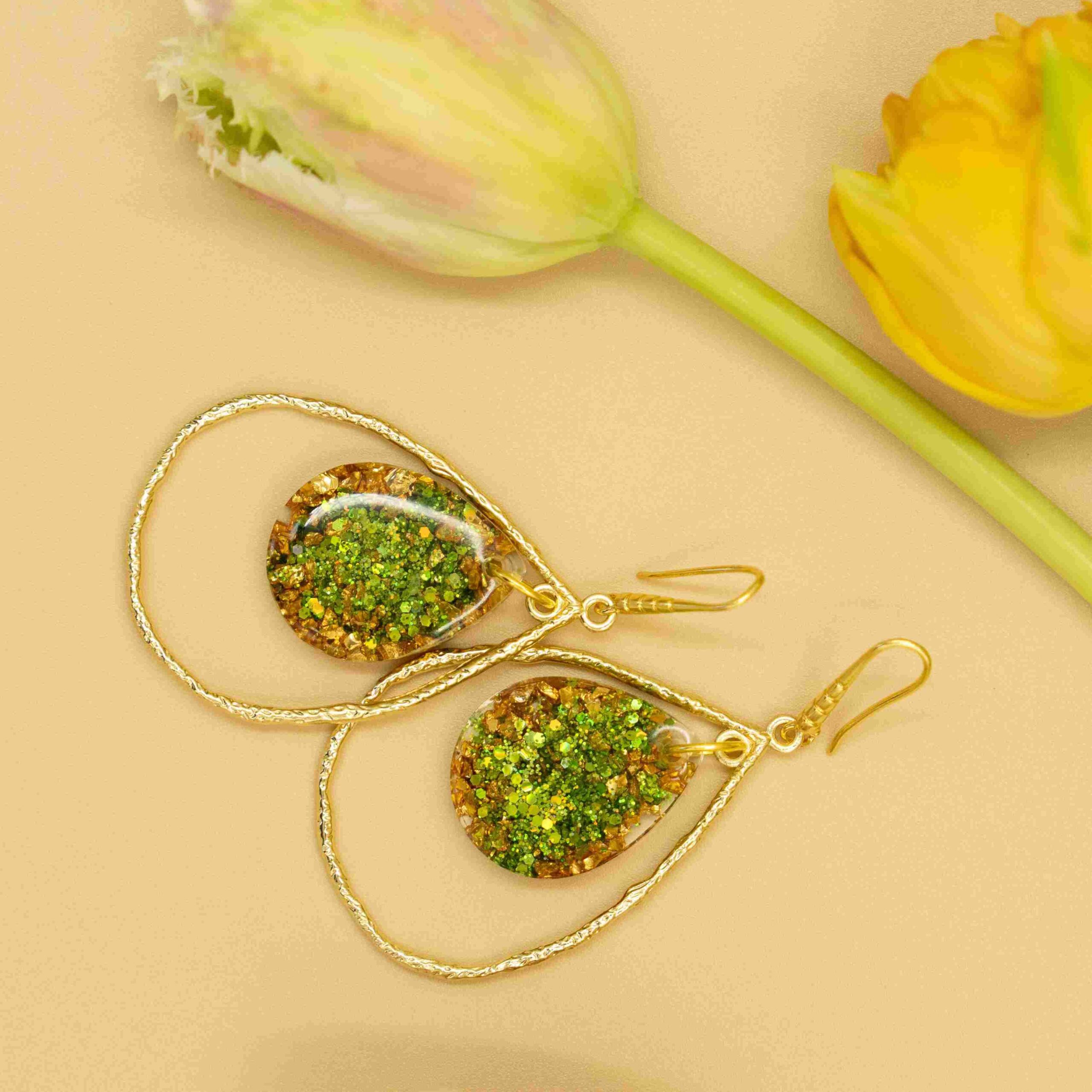 Efektowne kolczyki „kropla w kropli” zielone