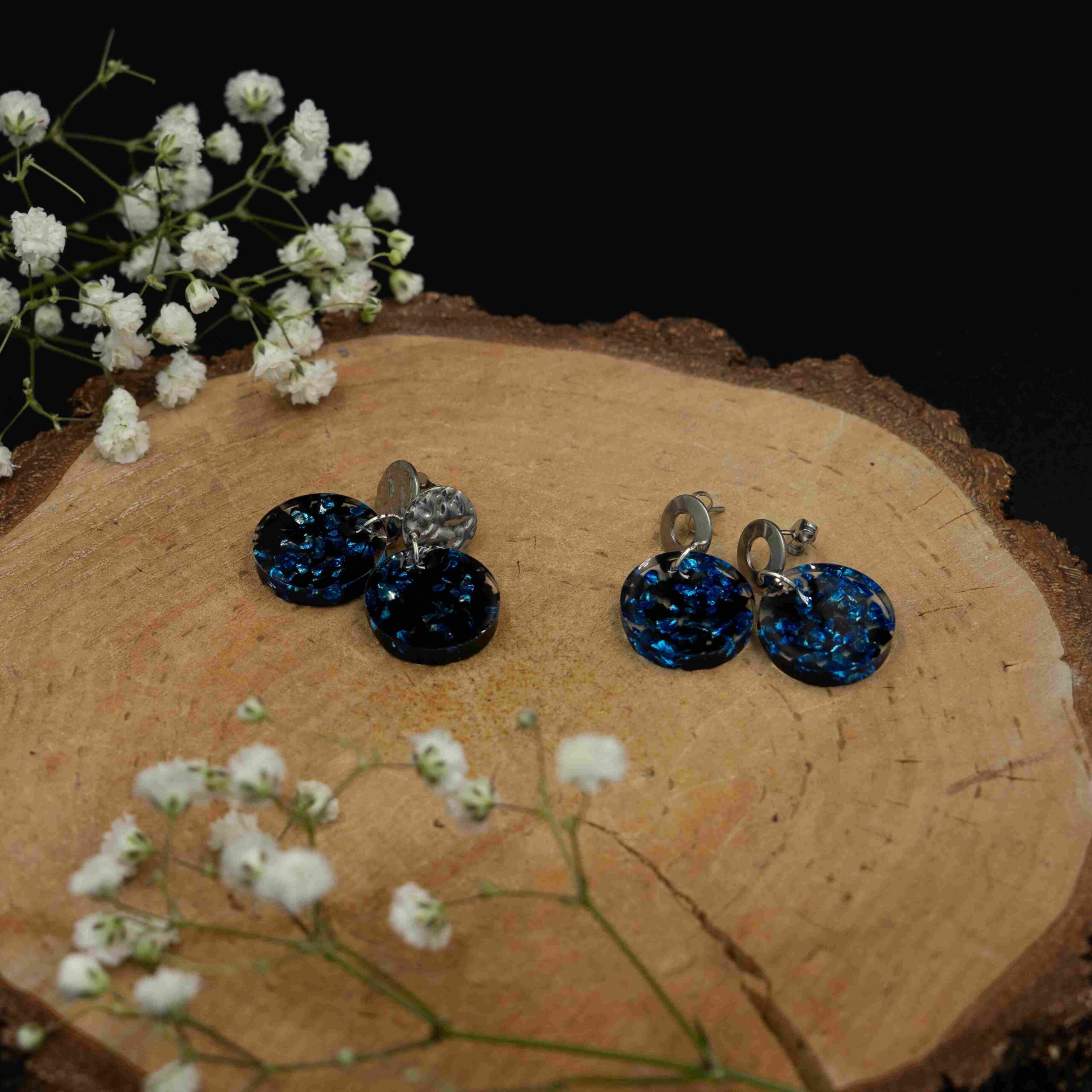 Okrągłe niebiesko-czarne kolczyki