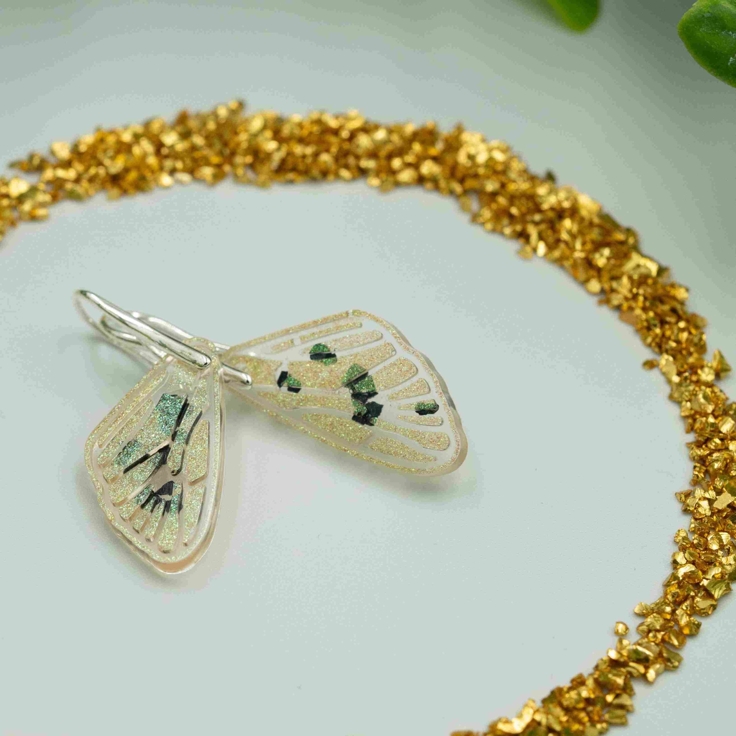 Delikatne kolczyki inspirowane motylami