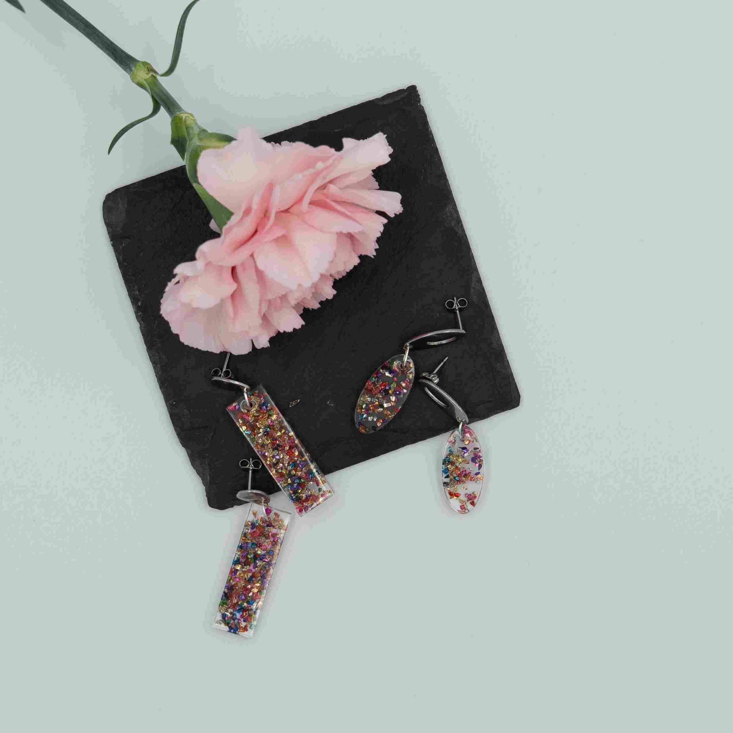 Kolorowe prostokątne kolczyki